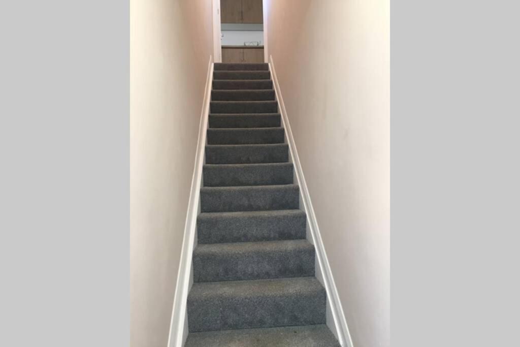 Private 1St Floor Apartment - Perfect For Port Of Dover, Eurotunnel And Short Stays Экстерьер фото